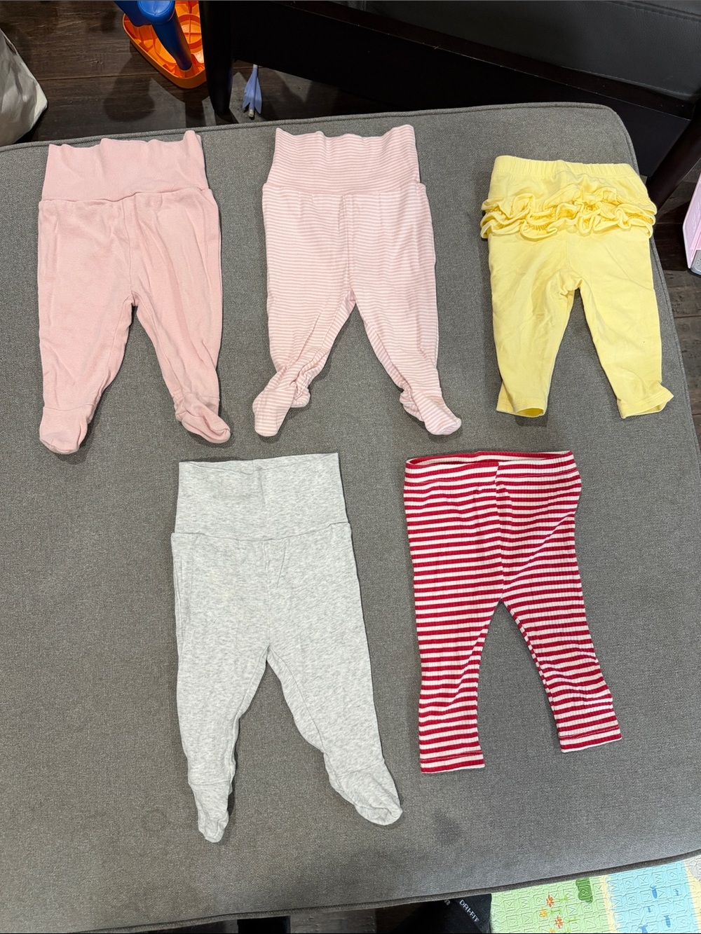 Old Navy Baby Footed and Legging Pants - lot of 5 - 3-6 months